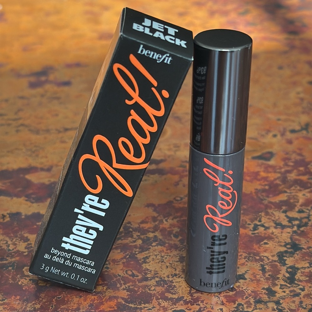 Benefit They're Real!  Lengthens, Curls, Voluminous, Lifting Black Mascara-Mini